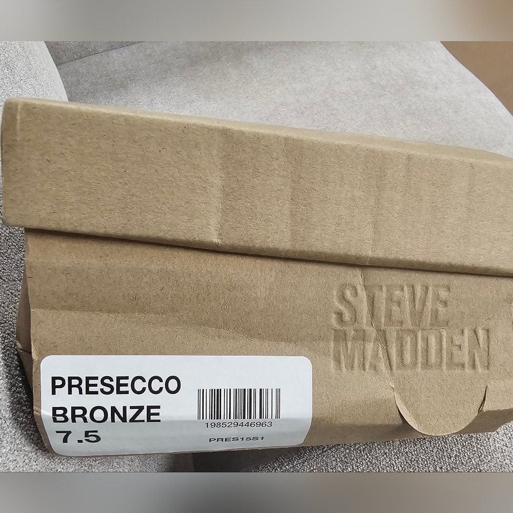Steve Madden Metallic Bronze Presecco - Picture 3 of 3